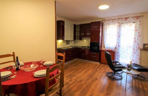 Porto Valtravaglia Apartamento | Apartment Magnolia by Interhome