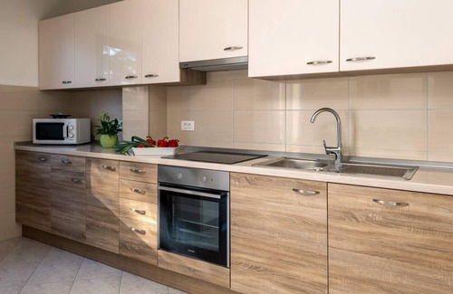 Vinez Apartamento | Apartment Magnolia VInez with swimming pool for 6 people