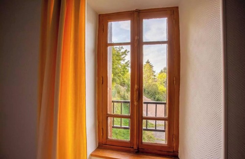 Pontgibaud Casa | Apartamento 'Maison De Caractere- Puy De Dome' con jardín compartido