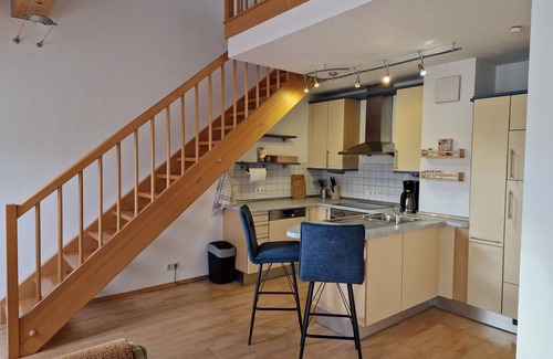 Bad Abbach Apartamento | Apartment 'Maisonette Ferienwohnung Am Kurpark' with Balcony and Wi-Fi