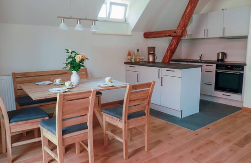 Monchsondheim Apartamento | Apartamento 'Maisonette Ferienwohnung Tenne' con jardín compartido, balcón y Wi-Fi