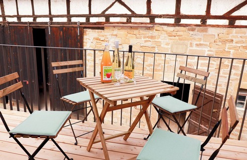 Monchsondheim Apartamento | Apartamento 'Maisonette Ferienwohnung Tenne' con jardín compartido, balcón y Wi-Fi