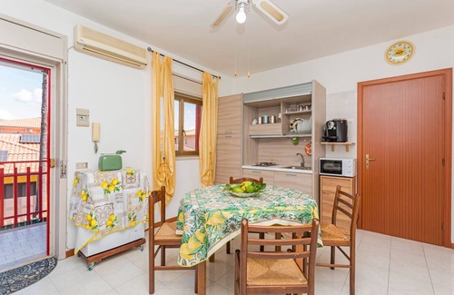 Fondachello Apartamento | Apartamento 'Mamma Maria' con Vista a la Montaña y Balcón