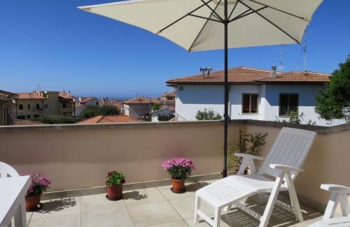 Rosignano Solvay Apartamento | Apartment Mansarda by Interhome