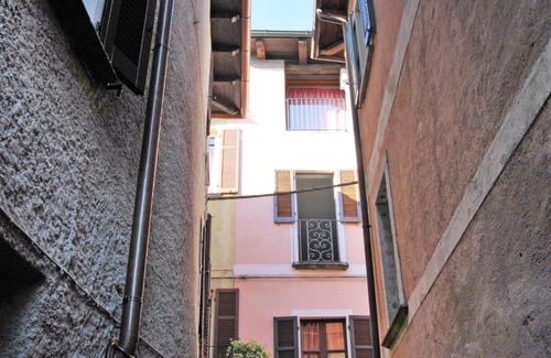Orta San Giulio Apartamento | Apartment Mansarda by Interhome