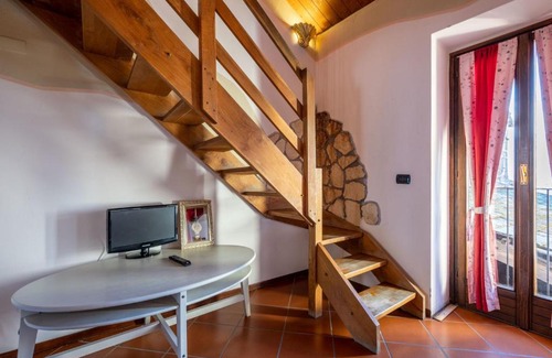 Orta San Giulio Apartamento | Apartment Mansarda by Interhome