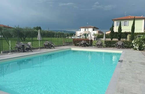Altopascio Apartamento | Apartamento 'Manuela' con piscina compartida, Wi-Fi y aire acondicionado