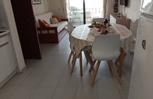 Vale de Centianes Apartamento | Apartamento 'Mar-Colina-Sol' con vistas al mar, acceso a la playa, terraza y Wi-Fi