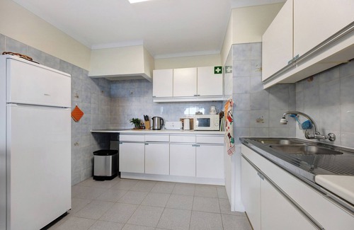 Vale de Centianes Apartamento | Apartamento 'Mar-Colina-Sol' con vistas al mar, acceso a la playa, terraza y Wi-Fi