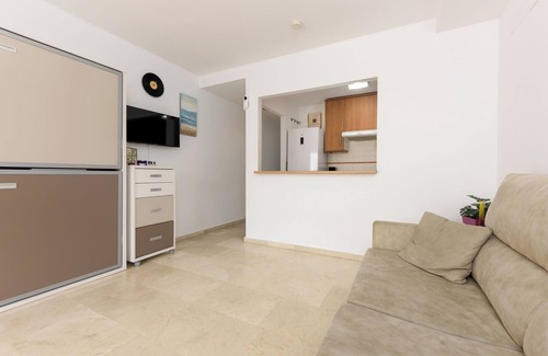 Marina de Casares Apartamento | Apartamento 'Marina 122' con piscina compartida, Wi-Fi y aire acondicionado
