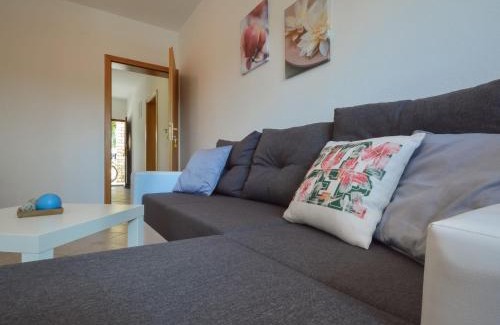 Obrovac Apartamento | Apartment Mara-2 by Interhome