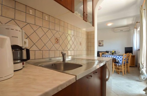 Obrovac Apartamento | Apartamento Mara by Interhome