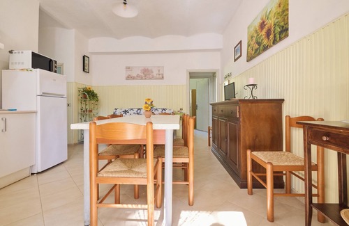 Piombino Apartamento | Apartamento 'Mare Etrusco 3' con jardín compartido y Wi-Fi