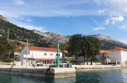 Cove Tri Zala (Zrnovo) Apartamento | Apartment Mareta in Viganj