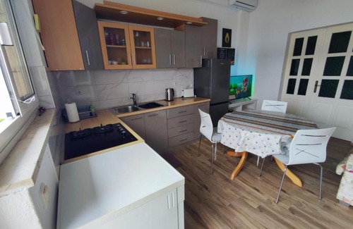 Cove Tri Zala (Zrnovo) Apartamento | Apartment Mareta in Viganj