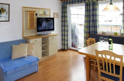 Haus im Ennstal Apartamento | Apartment Margit by Interhome