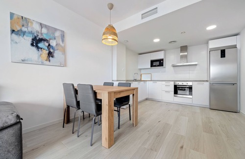 Roques Daurades Apartamento | Apartamento 'Maricel en Roques Daurades' con piscina compartida, Wi-Fi y aire acondicionado