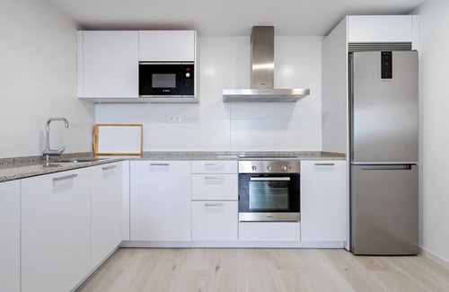 Roques Daurades Apartamento | Apartamento 'Maricel en Roques Daurades' con piscina compartida, Wi-Fi y aire acondicionado