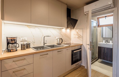 Nea Alikarnassos Apartamento | Apartment 'Maria's Roof Garden' with Shared Terrace, Wi-Fi and Air Conditioning