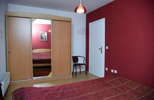 Canton 10 Apartamento | Apartment Mario