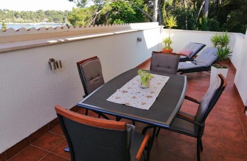 Cove Tri Zala (Zrnovo) Apartamento | Apartment Markorcula