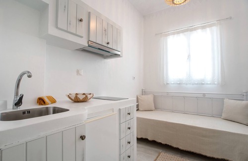 Mikri Vigla Apartamento | Apartamento 'Maroulis Studios - Studio 3' con jardín privado, Wi-Fi y aire acondicionado.