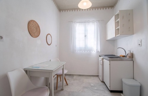 Mikri Vigla Apartamento | Apartamento 'Maroulis Studios - Studio 4' con jardín privado, Wi-Fi y aire acondicionado