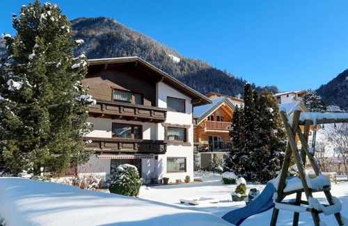Pfunds Apartamento | Apartment Martina-2 by Interhome
