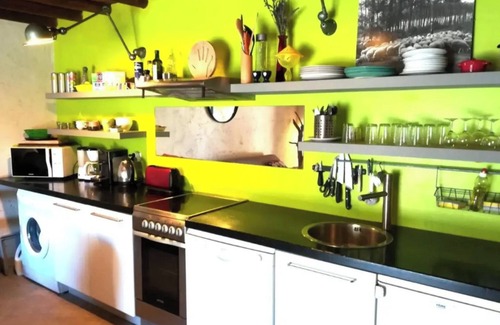 Valleraugue Apartamento | Apartamento 'Mas La Rainette Chez Raphael' con vistas a la montaña, piscina compartida y Wi-Fi