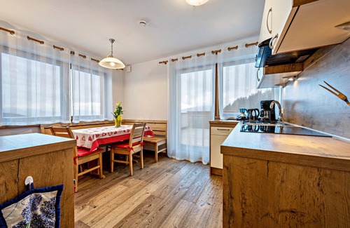 Vandoies Apartamento | Apartamento "Maurerhof Abendrot" con vistas a la montaña, terraza privada y Wi-Fi