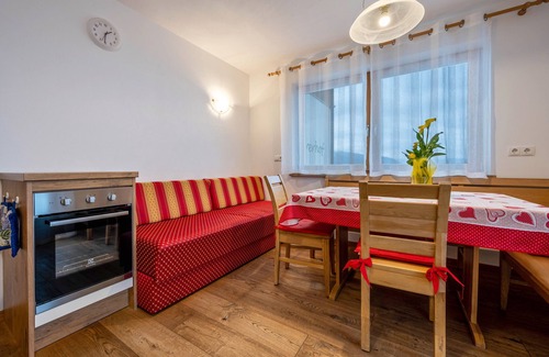 Vandoies Apartamento | Apartamento "Maurerhof Abendrot" con vistas a la montaña, terraza privada y Wi-Fi