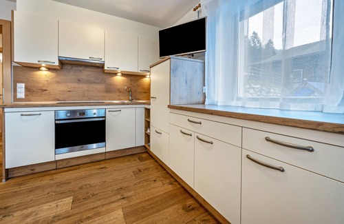 Vandoies Apartamento | Apartamento "Maurerhof Morgenrot" con vistas a la montaña, balcón privado y Wi-Fi