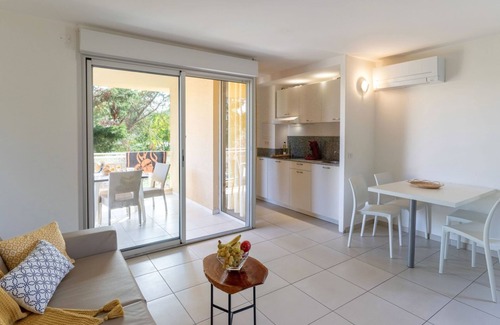 Santa-Lucia-di-Moriani Apartamento | Apartamento MB4 by Interhome