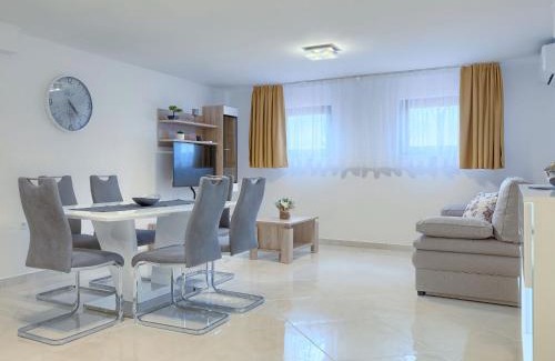 Galizana Apartamento | Apartment Meden by Interhome