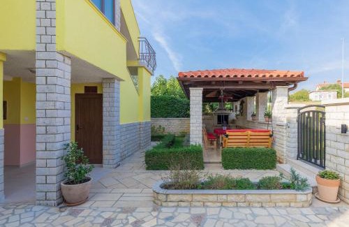 Galizana Apartamento | Apartment Meden by Interhome