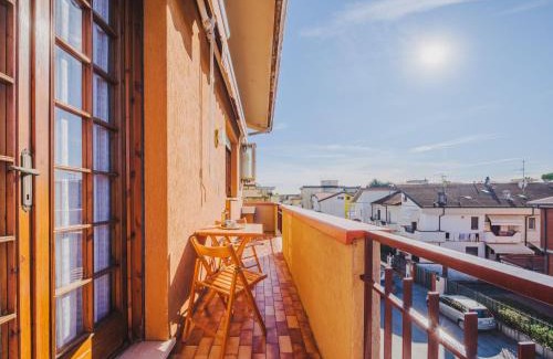 Ex Campo d'Aviazione Apartamento | Apartment Menesini by Interhome