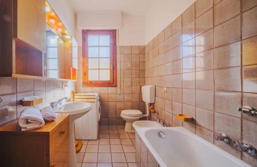 Ex Campo d'Aviazione Apartamento | Apartment Menesini by Interhome