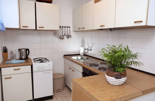 Drvenik Mali Apartamento | Apartment Meri - Two Bedroom Apartment with Balcony
