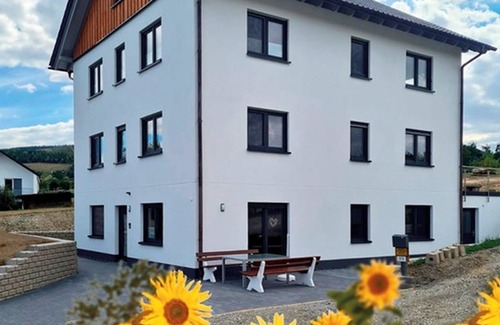 Niederberndorf Apartamento | Apartamento 'Mertens' con terraza compartida, jardín compartido y Wi-Fi