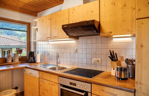 Ried im Zillertal Apartamento | Apartment 'Mia' with Mountain View, Balcony and Wi-Fi