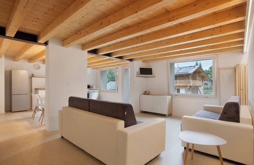 Aymavilles Apartamento | Apartamento 'Millet Ozein' con vistas a la montaña, terraza común y Wi-Fi