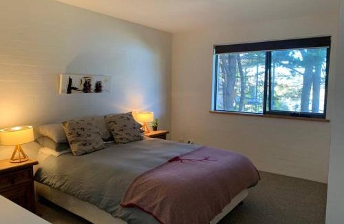 East Jindabyne Apartamento | Apartment minutes to Lake