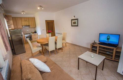 Vosteni Apartamento | Apartment Mir with Private Pool