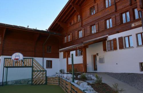 Schoenried Apartamento | Apartment Mireille Nr- 3 by Interhome