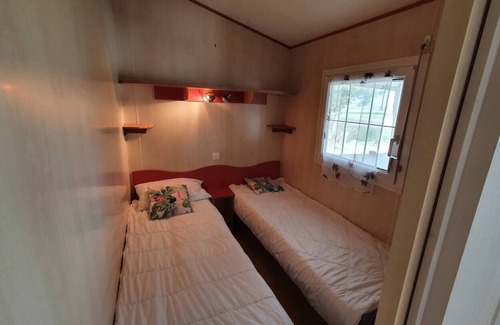 Yviers Apartamento | Apartamento "Mobile Home Serge" con terraza privada, jardín compartido y Wi-Fi
