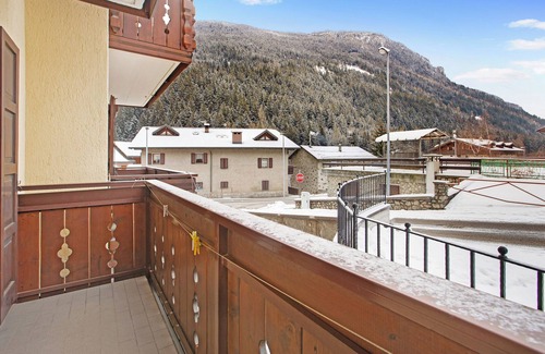 Valdisotto Apartamento | Apartamento "Monolocale Sole 2" con vistas a la montaña, balcón y Wi-Fi