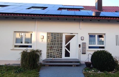 Großengstingen Apartamento | Apartamento 'Mörike' con balcón y Wi-Fi