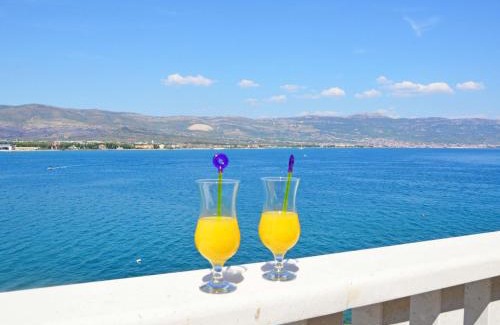 Arbanija Apartamento | Apartment Mornar-1 by Interhome