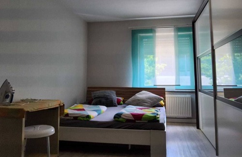 Saarlouis Apartamento | Apartment 'Müller' with Balcony and Wi-Fi