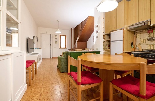 Marina di Castagneto Carducci Apartamento | Apartamento "Bonita casa de vacaciones" con jardín privado
